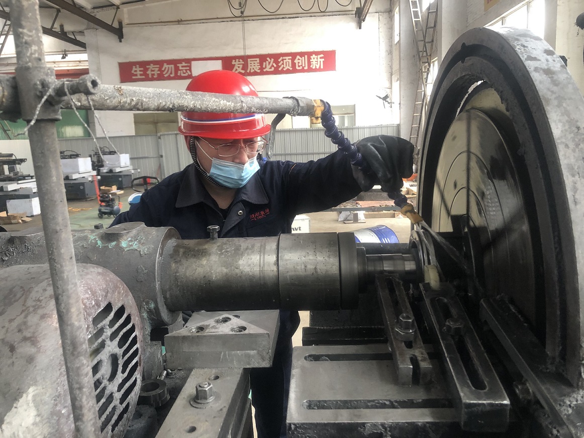 東軸YRT180型號(hào)軸承在設(shè)計(jì)工藝上的革新